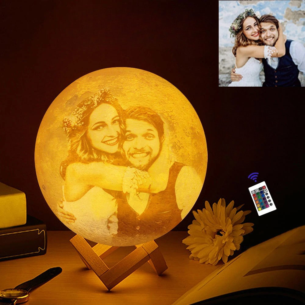 MoonMemory – מנורת ירח בהתאמה אישית